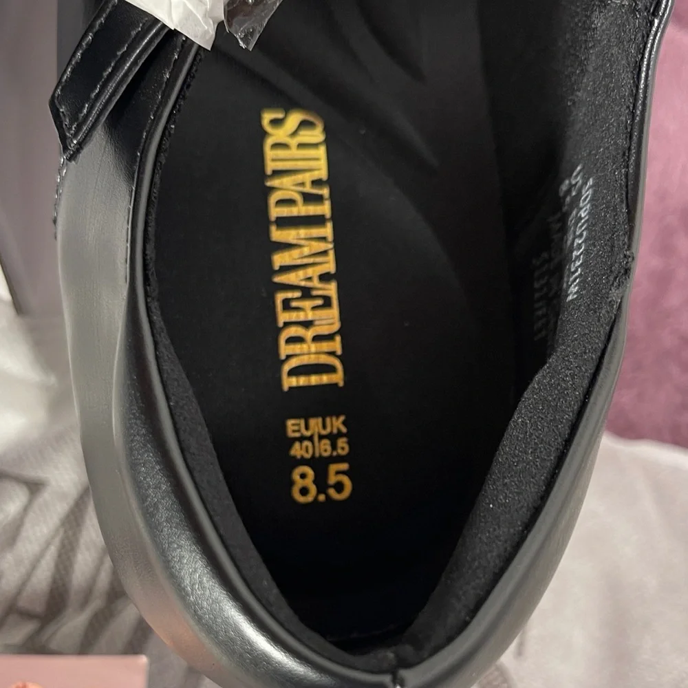 Dream Pairs Black Mary Jane Heels - Picture 2 of 3